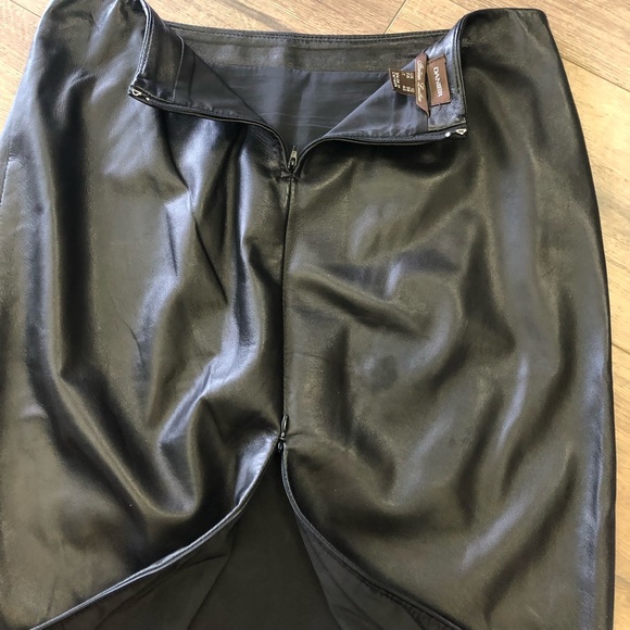DANIER LEATHER MIDI SKIRT FULLY LINED WITH BACK ZIPPER IN SIZE 6 - Picture 5 of 5